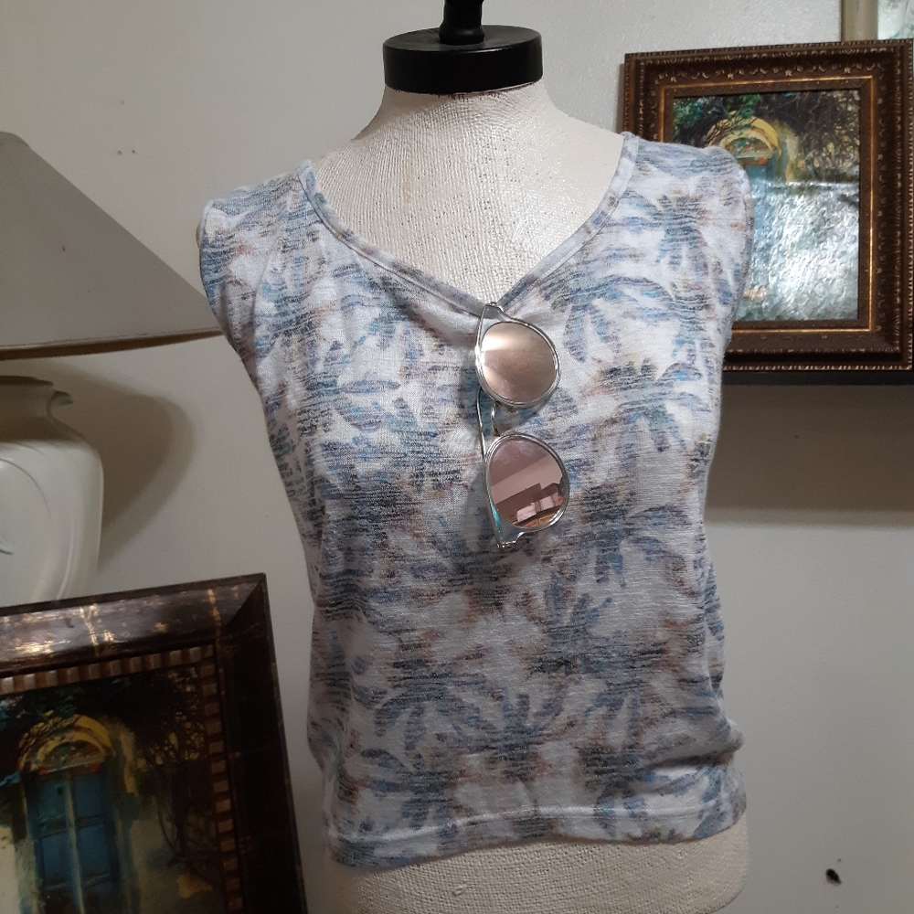 Cute Knit Tank top Palm Tree Print Design Lightweight high low Neutral Colors